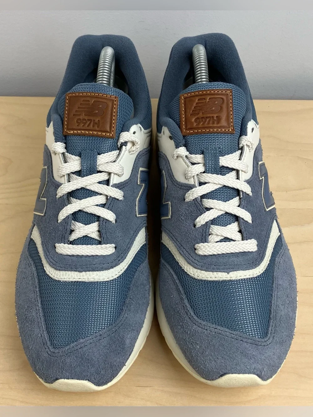 New Balance Men’s Size 8.0 D 997H Light Blue White Suede Athletic Shoes NWOT